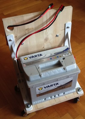 front.jpg (552.87 KiB) Viewed 16974 times Igy nez ki elolrol, de meg hianyzik nehany elektronika.